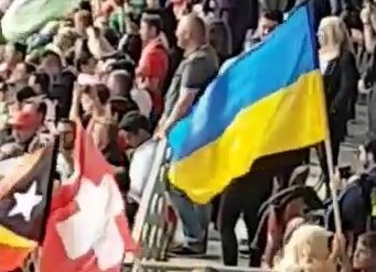 Крім цього, під час стартового матчу чемпіонату світу-2018 між Росією і Саудівською Аравією з'явився прапор України