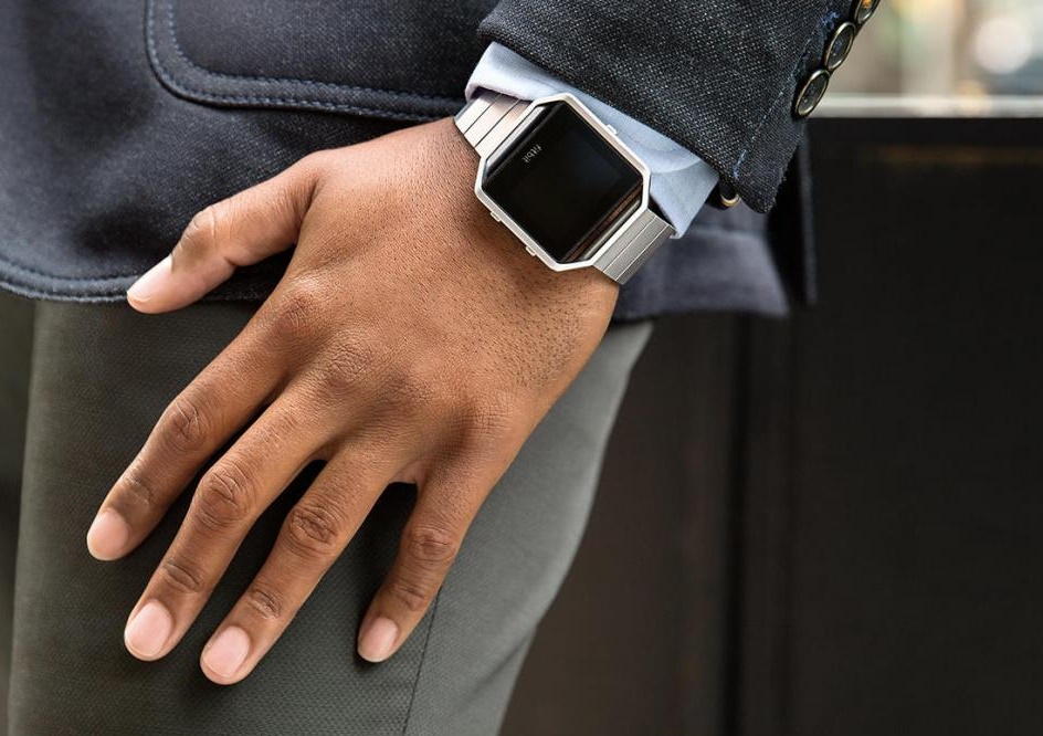 В першу чергу, Fitbit Blaze відносяться до тих небагатьох годинах-універсалів, які товариські зі смартфонами на будь-який операционке - і на iOS, і на Android, і на Windows